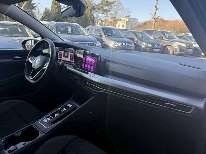 Volkswagen Golf VIII 2.0 TDI Active +Ambiente+CarPlay+Navi+
