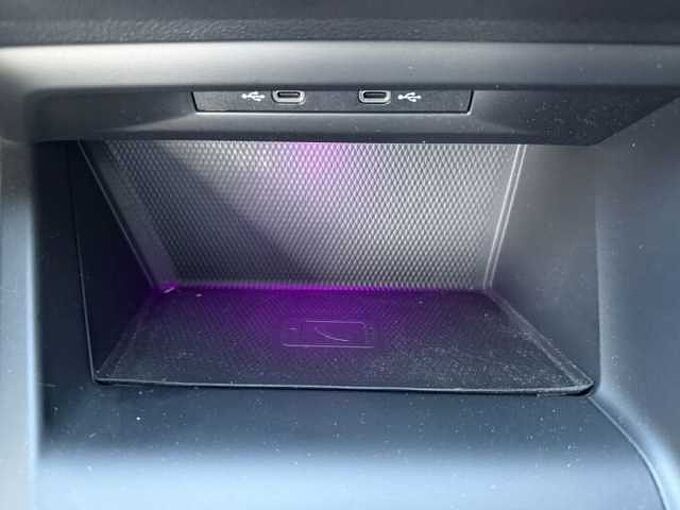 Volkswagen Golf VIII 2.0 TDI Active +Ambiente+CarPlay+Navi+