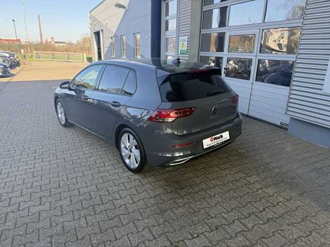 Volkswagen Golf VIII 2.0 TDI Active +Ambiente+CarPlay+Navi+