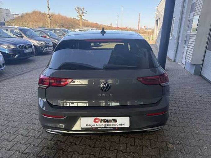 Volkswagen Golf VIII 2.0 TDI Active +Ambiente+CarPlay+Navi+