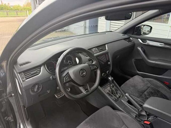 SKODA Octavia 2.0 RS245 Combi+Navi+CarPlay+Totwinkel+