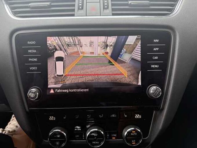SKODA Octavia 2.0 RS245 Combi+Navi+CarPlay+Totwinkel+