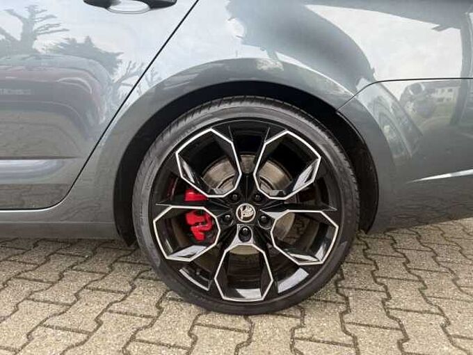 SKODA Octavia 2.0 RS245 Combi+Navi+CarPlay+Totwinkel+