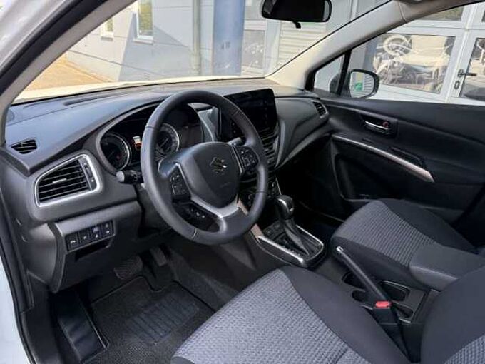 Suzuki SX4 S-Cross 1.5 Comfort Hybrid AGS +CarPlay+LED+