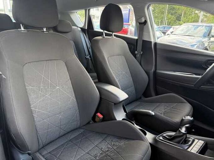 Hyundai BAYON T-GDI 1.0 +Sitzhzg+Lenkradhzg+CarPlay+LED+