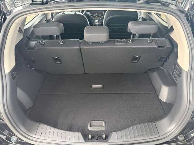 KGM Tivoli Nomad 6/AT 2WD +R&uuml;ckkamera+CarPlay+LED+