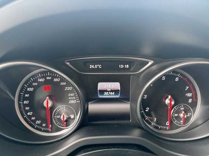Mercedes-Benz GLA 200 1.6 AMG Line