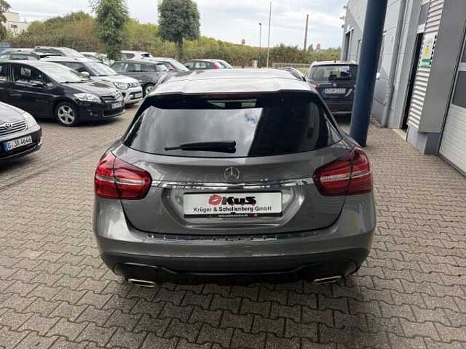 Mercedes-Benz GLA 200 1.6 AMG Line
