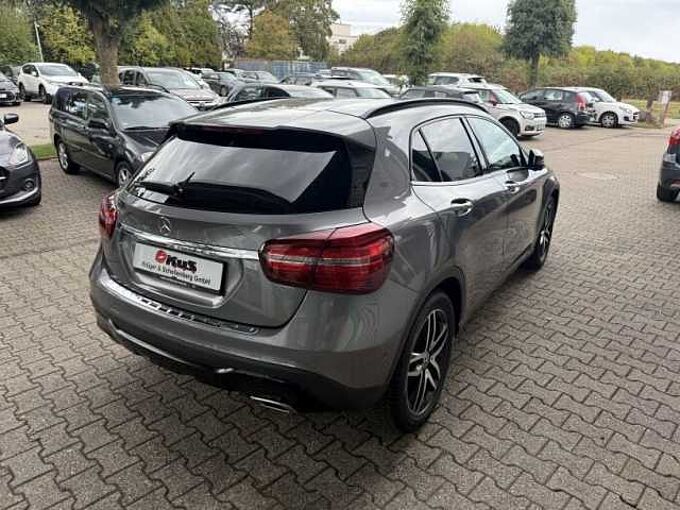 Mercedes-Benz GLA 200 1.6 AMG Line
