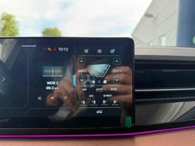 KGM Torres EVX Lux 2WD +Totw.+LED+Ambiente+CarPlay+