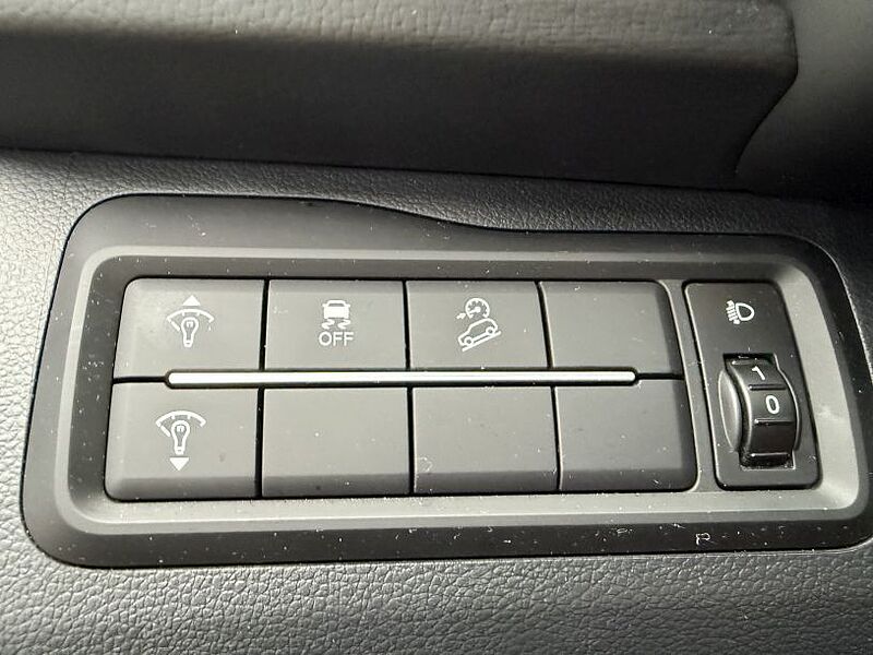 KGM Tivoli 6MT 2WD+Navi+Kamera+Sitzhzg. +Lichtauto.