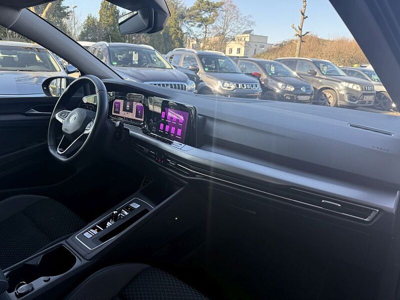 Volkswagen Golf VIII 2.0 TDI Active +Ambiente+CarPlay+Navi+