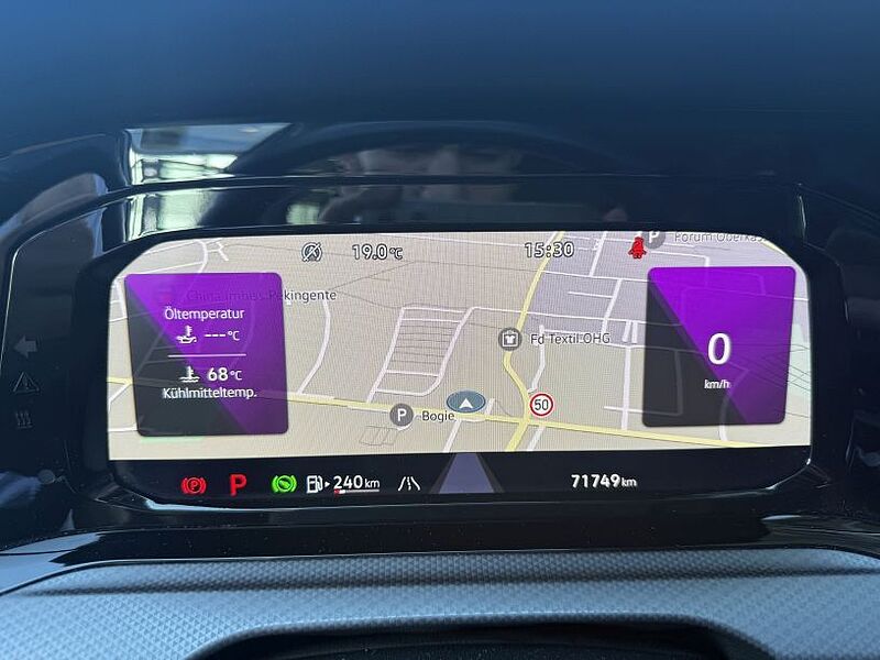 Volkswagen Golf VIII 2.0 TDI Active +Ambiente+CarPlay+Navi+