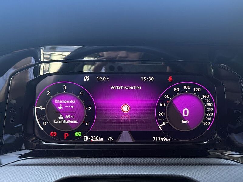 Volkswagen Golf VIII 2.0 TDI Active +Ambiente+CarPlay+Navi+