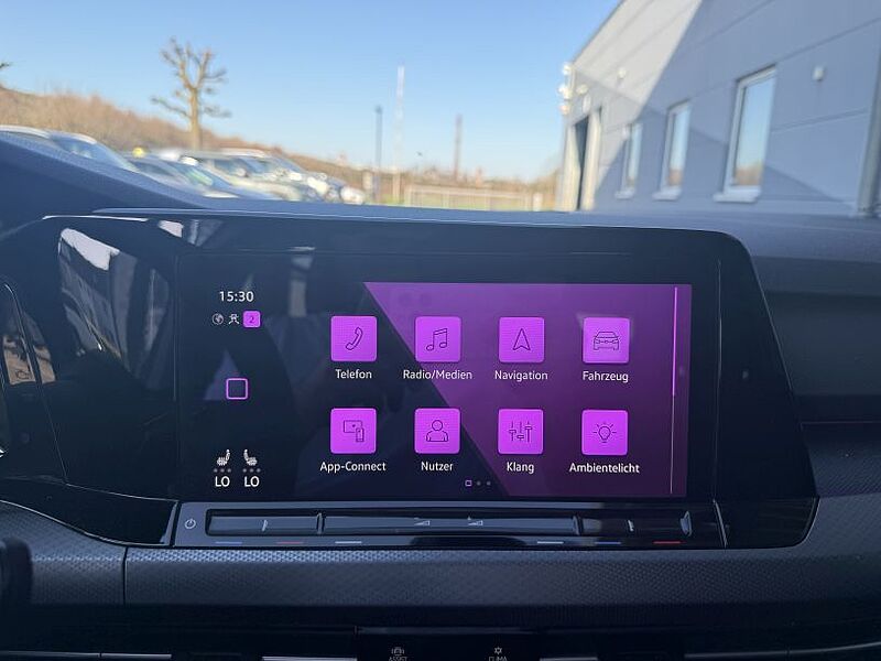 Volkswagen Golf VIII 2.0 TDI Active +Ambiente+CarPlay+Navi+