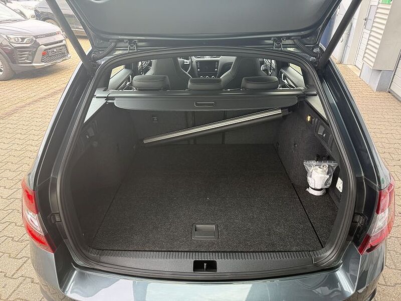 SKODA Octavia 2.0 RS245 Combi+Navi+CarPlay+Totwinkel+