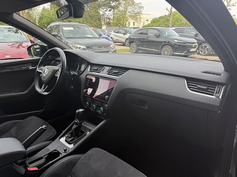 SKODA Octavia 2.0 RS245 Combi+Navi+CarPlay+Totwinkel+