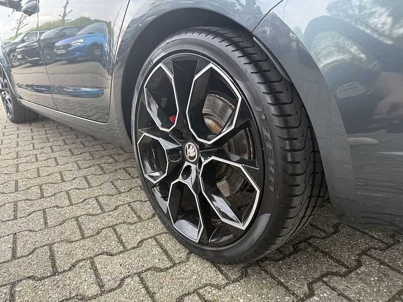 SKODA Octavia 2.0 RS245 Combi+Navi+CarPlay+Totwinkel+