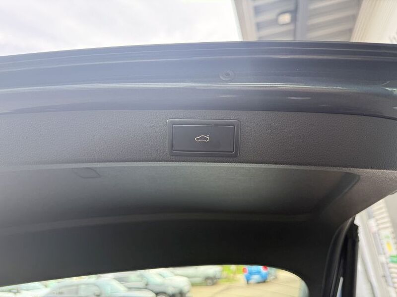 SKODA Octavia 2.0 RS245 Combi+Navi+CarPlay+Totwinkel+