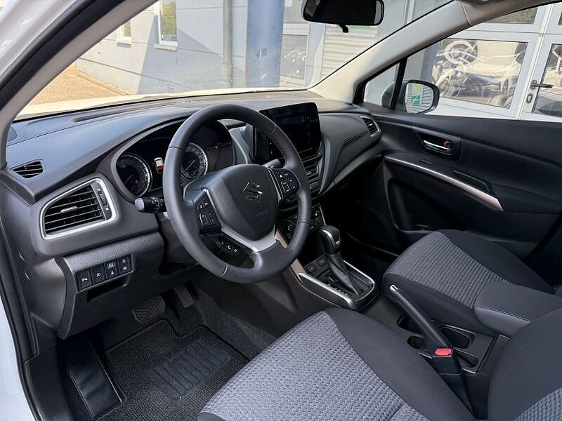 Suzuki SX4 S-Cross 1.5 Comfort Hybrid AGS +CarPlay+LED+