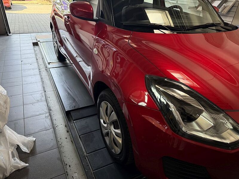 Suzuki Swift Club Hybrid +Tempomat+Blutooth+LED+