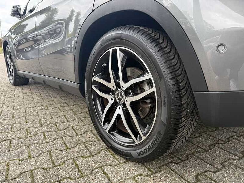 Mercedes-Benz GLA 200 1.6 AMG Line