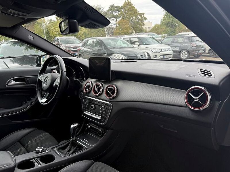 Mercedes-Benz GLA 200 1.6 AMG Line