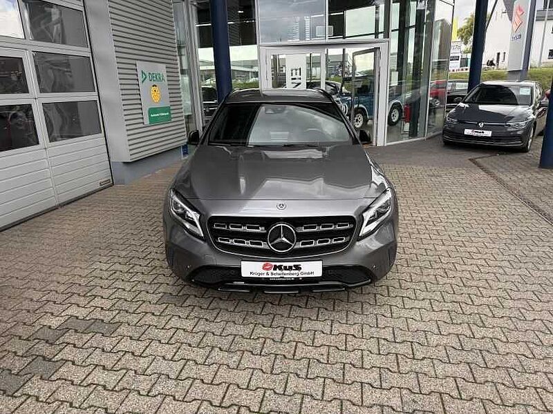 Mercedes-Benz GLA 200 1.6 AMG Line