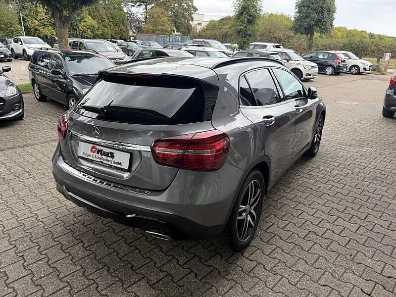 Mercedes-Benz GLA 200 1.6 AMG Line