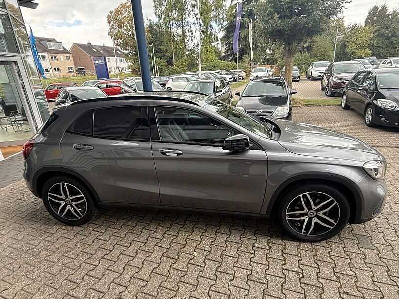 Mercedes-Benz GLA 200 1.6 AMG Line