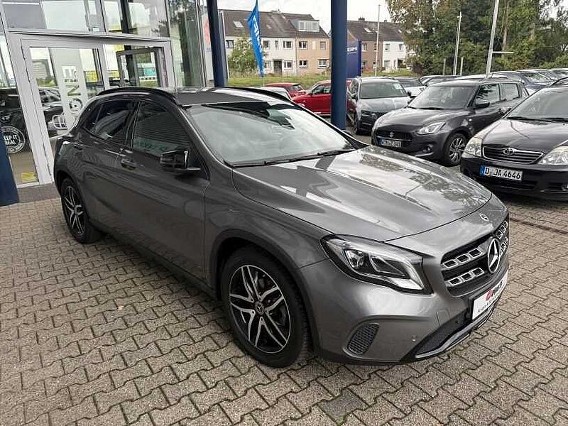 Mercedes-Benz GLA 200 1.6 AMG Line